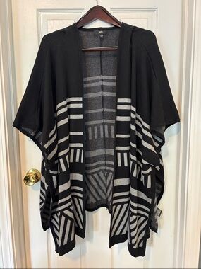 Black & Gray Geometric Open-Front Women's Sweater Poncho size L-XL